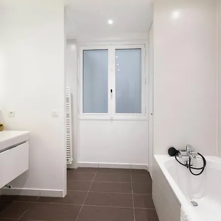 Magnificent In Near Champs Elysees-8 Ppl Apartment Paris